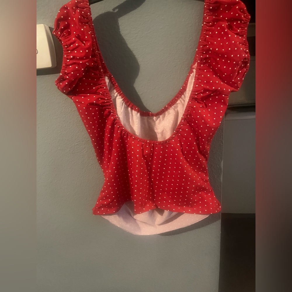 Red polka dot top - Picture 3 of 4